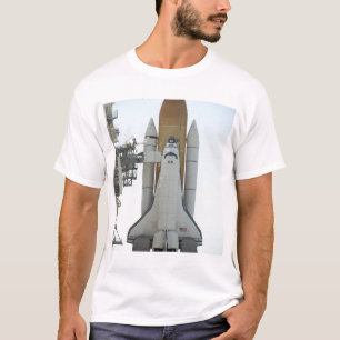 De ruimtependelAtlantis zit op het lanceringspad T-shirt