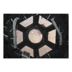 De Sahara is zichtbaar door de ramen Foto Afdruk