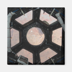 De Sahara is zichtbaar door de ramen Magneet