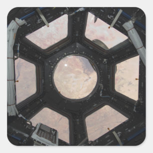 De Sahara is zichtbaar door de ramen Vierkante Sticker