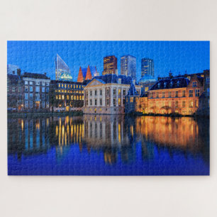 De skyline in Den Haag op blauw uur Legpuzzel