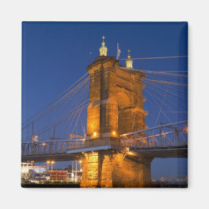 De skyline van Cincinnati, Ohio, USA bij schemerin Magneet