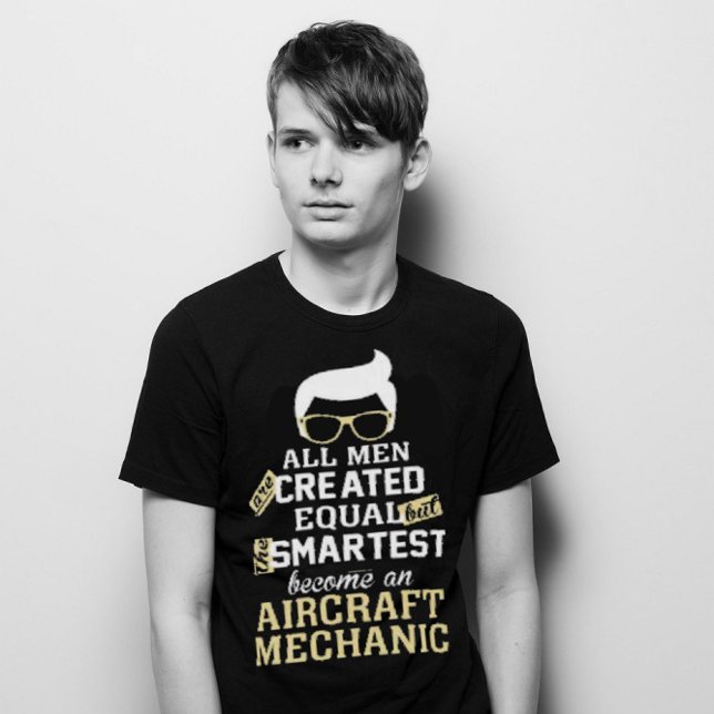 De slimste Mannen worden een vliegtuig monteur T-shirt