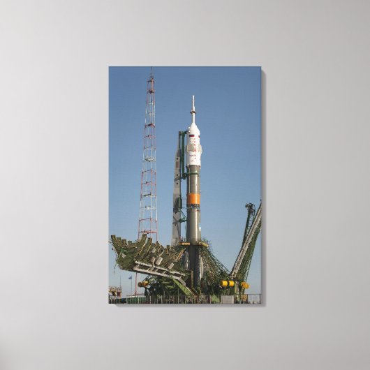 De Soyuz-raket kort na aankomst Canvas Afdruk (Voorkant)