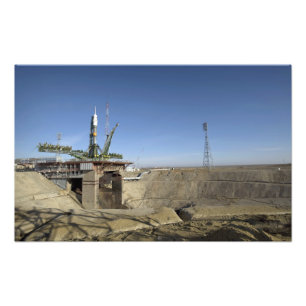 De Soyuz-raket wordt in positie 2 geplaatst Foto Afdruk