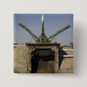 De Soyuz-raket wordt in positie 3 geplaatst Vierkante Button 5,1 Cm