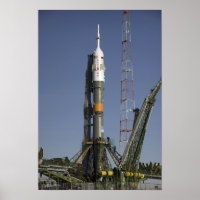 De Soyuz-raket wordt in positie gebracht