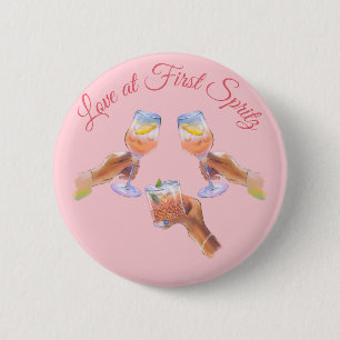 De Spritz Squad   Aperol Meisjesuitje Thema Ronde Button 5,7 Cm