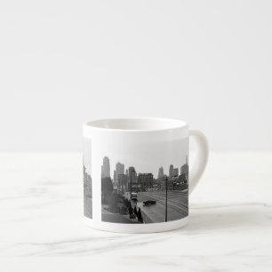 De stad Kansas City Skyline-Black en White Photo Espresso Kop