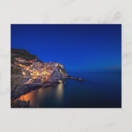 De stad Manarola in de Cinque Terre in de avond Briefkaart