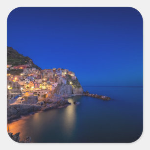 De stad Manarola in de Cinque Terre in de avond Vierkante Sticker