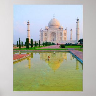 De stille vredige Wereldberoemde Taj Mahal bij Poster