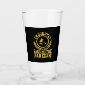 De student is onschuldig om het barexamen over te  glas (Voorkant)