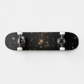 De Sunburst Arc in een enorme sterrenstelsel clust Skateboard (Horizontaal)
