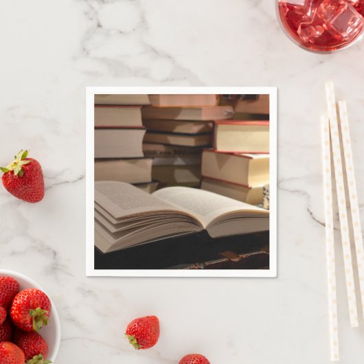 De TBR Book Stack Servet (Insitu)