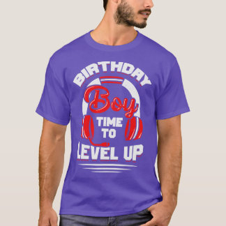De tijd van de jongen van de geboorte om omhoog te t-shirt