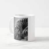 De tijger zwart en wit koffiemok (Voorkant links)