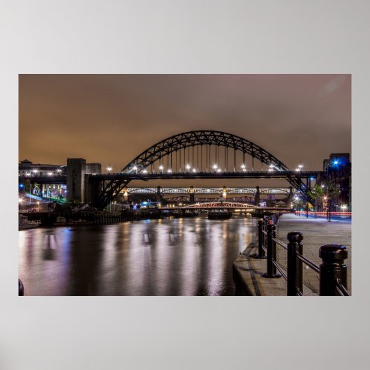 De Tyne Bridges 's nachts Poster (Voorkant)