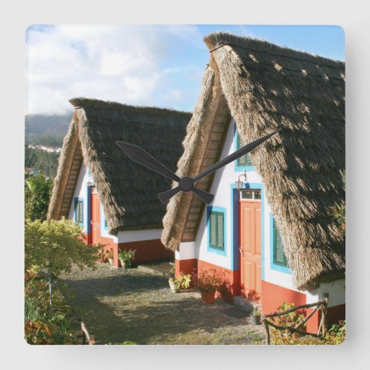 De typische huizen van het Eiland van madera, Vierkante Klok (Voorkant)