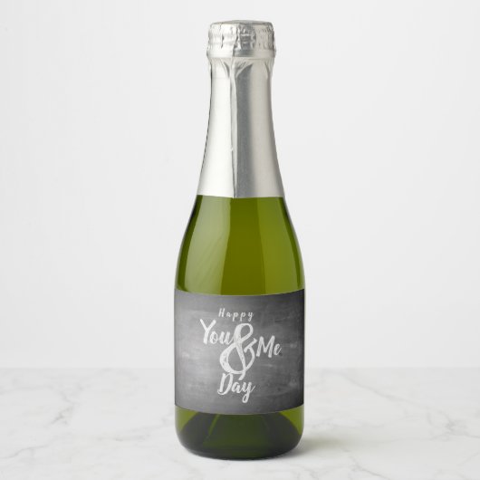 De verjaardag van de groeten op het bord sparkling wijnetiket (Voorkant)