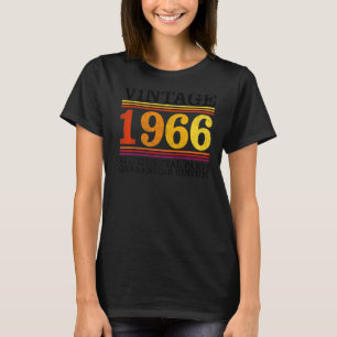 De Vintage 1966 56ste verjaardagsfeestje T-shirt