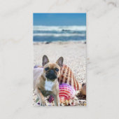 De Visite Bouledogue français sur la plage Carte postale (Devant)