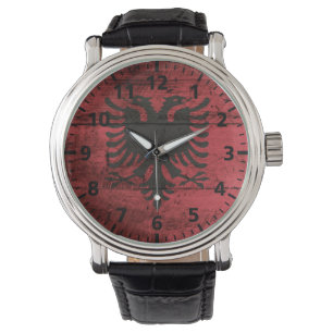 De Vlag van Albanië op Oude Houten Korrel Horloge