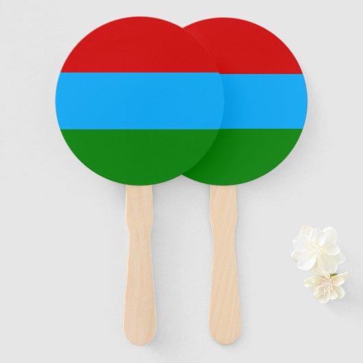 De vlag van Karelië Handwaaier (Voorkant en achterkant)