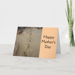 De voetstappen van de moeder om te volgen in het l kaart