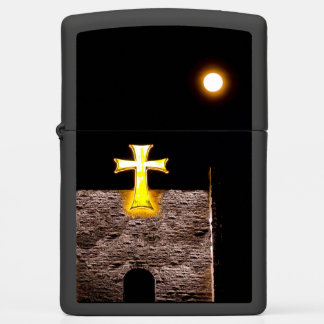 De volledige maan en het Maltese Kruis