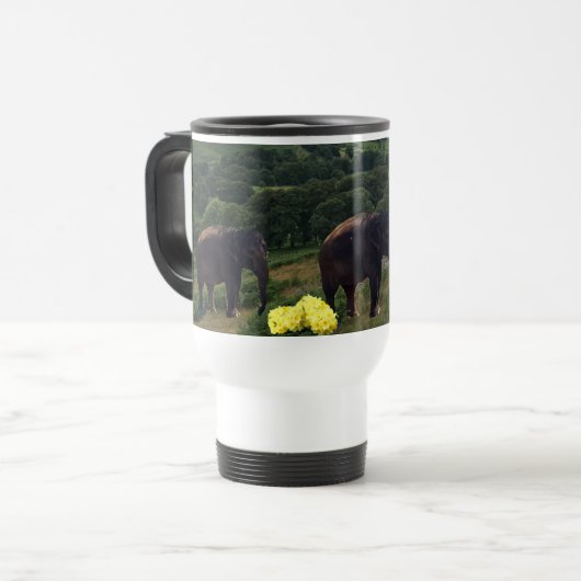 De Voyage Trundling Elephants Mug (Devant gauche)