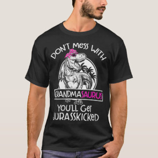 De vrouw komt niet met oma. t-shirt