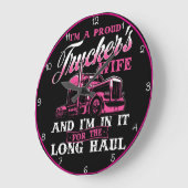 De vrouw van Proud Trucker: Pink Long Haul Grote Klok (Hoek)