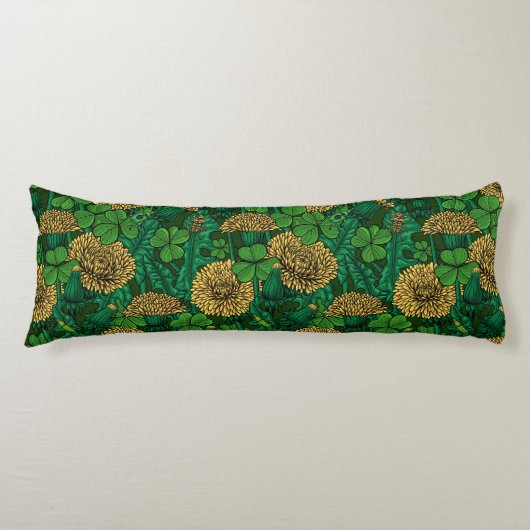 De weide is groen en geel lichaamskussen (Voorkant)