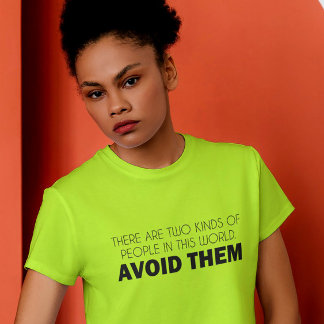 De wereld verdelen, één sarcasme tegelijk t-shirt