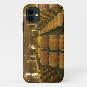 De wijnmakerij, vat verouderingskelder - Chateau B iPhone 11 Hoesje