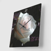 De witte roze - vierkante klok (Hoek)