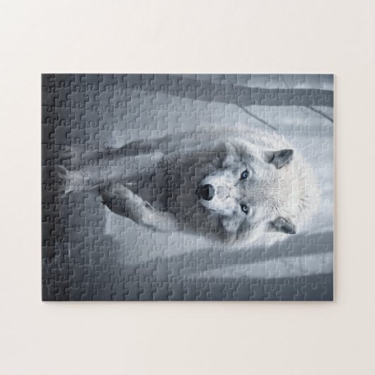 De witte wolf in het mistige bos legpuzzel (Horizontaal)