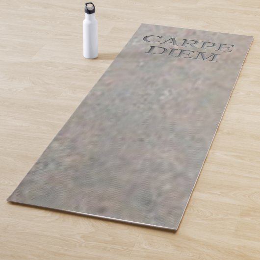 De Yoga Tapis d'exercice Carpe Diem Stone (En situation)