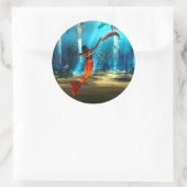 De zeemeermin en de dolfijn ronde sticker (Tas)