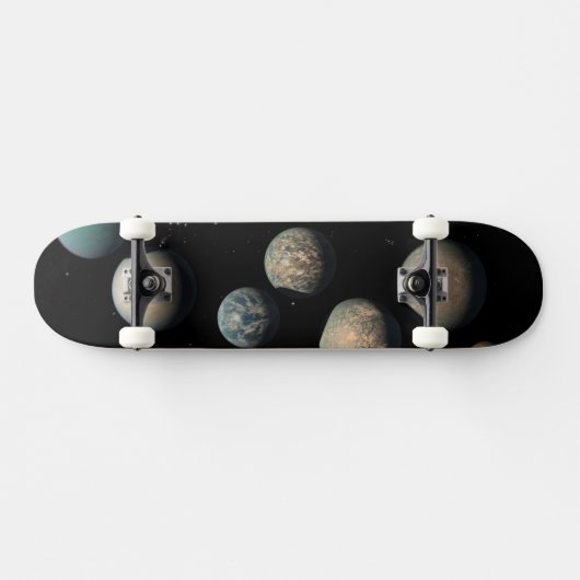 De zeven aardse planeten van Trappist-1 Skateboard (Horizontaal)