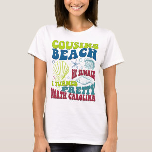 De zomercousins-strand draait  shirt om