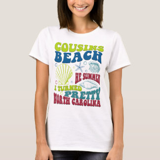 De zomercousins-strand draait  shirt om