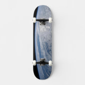 De zon straalt uit op de Stille Zuidzee. Skateboard (Voorkant)