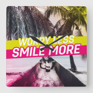 De zorg minder, glimlacht meer vierkante klok