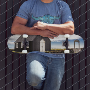 De Zwarte Kerk van Budir, IJsland Skateboard