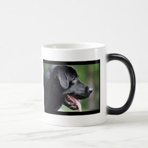 De zwarte labrador magische mok