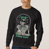 Dead Inside Feeling Lucky Skeleton Shamrocks Patri Trui (Voorkant)