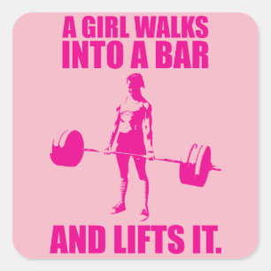 Deadlift - Een meisje loopt een bar binnen en tilt Vierkante Sticker