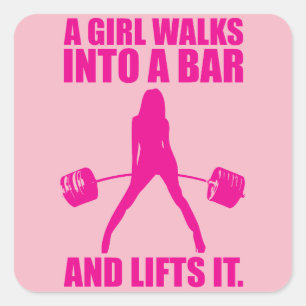 Deadlift - Een meisje loopt een bar binnen en tilt Vierkante Sticker
